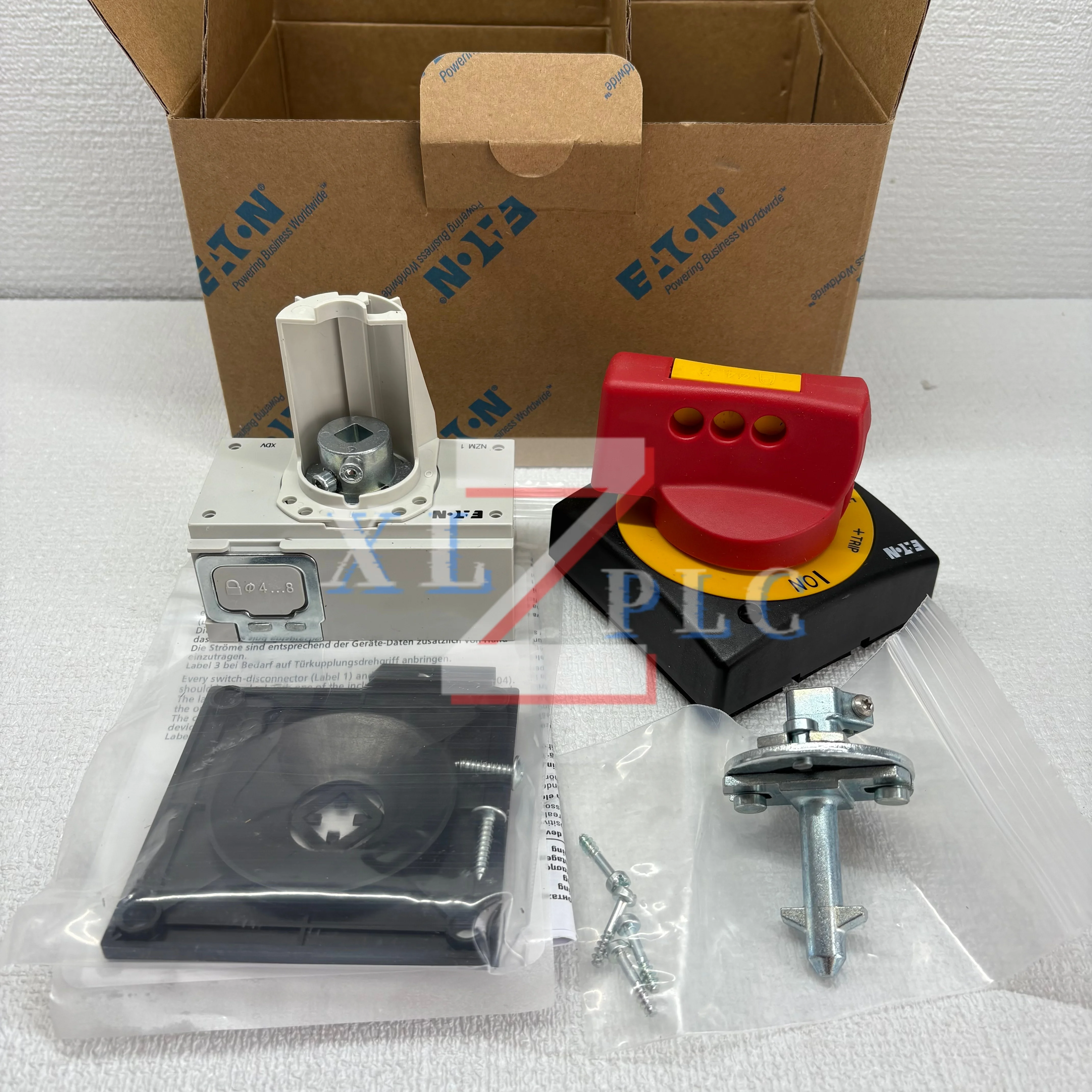 NZM1-XTVDVR NZM1-XTVDVR-AS circuit breaker operating handle new in box
NZM1-XTVDVR NZM1-XTVDVR-AS circuit breaker operating handle new in box