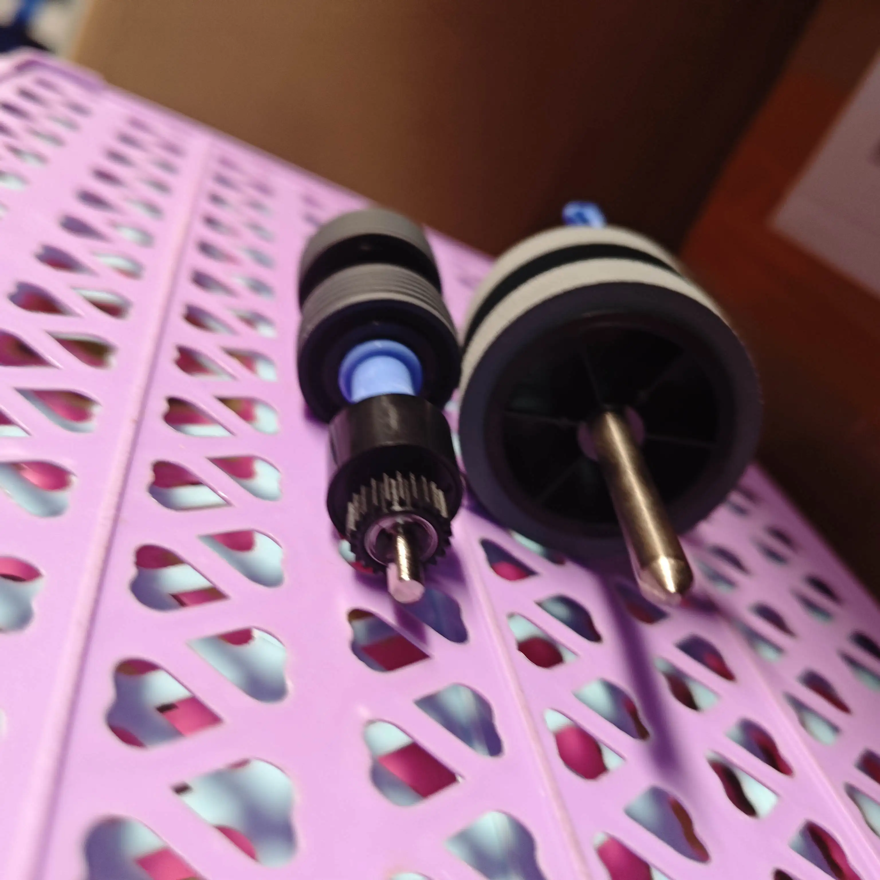 1 комплект ролика захвата для EPSON ES 400 500 865 DS 530 570 575 770 755 780 870 970 B12B819031 B819041041 детали сканера
1 комплект ролика захвата для EPSON ES 400 500 865 DS 530 570 575 770 755 780 870 970 B12B819031 B819041041 детали сканера