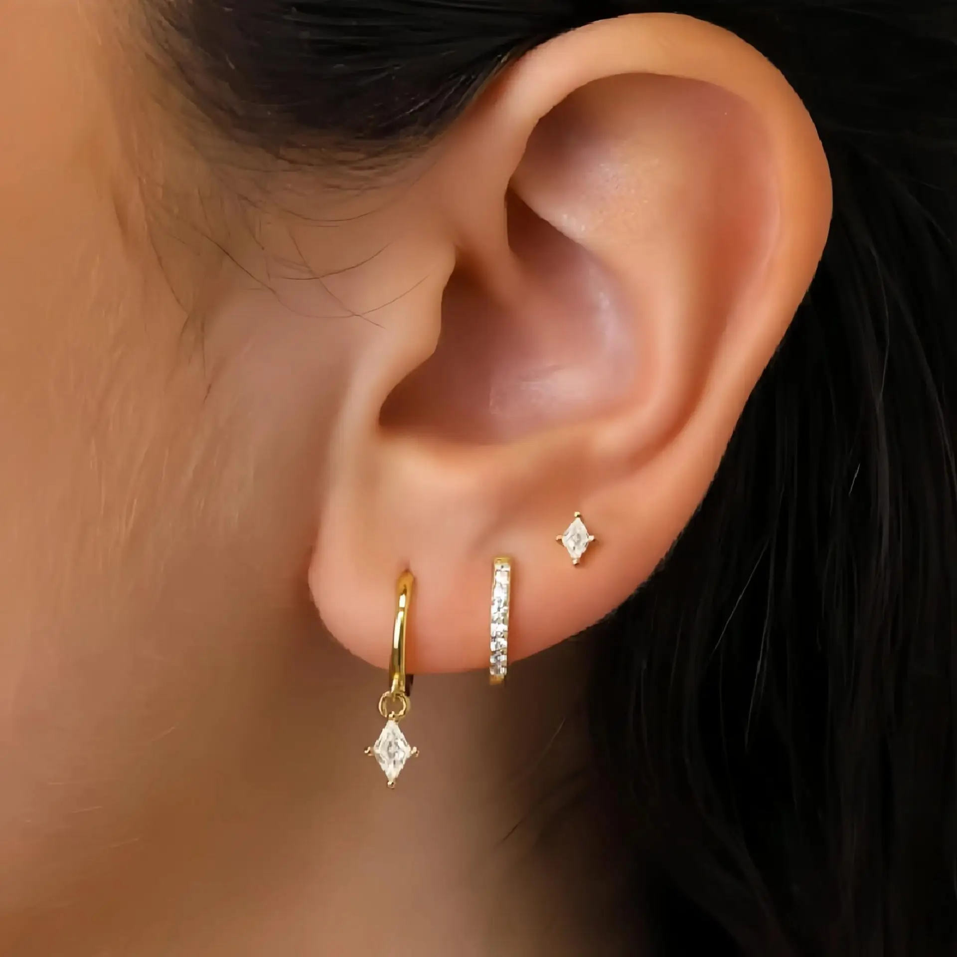 Brass real gold plated, hot-selling, zircon-set fashion rhombus pendant women's earrings three-piece set
Brass real gold plated, hot-selling, zircon-set fashion rhombus pendant women's earrings three-piece set