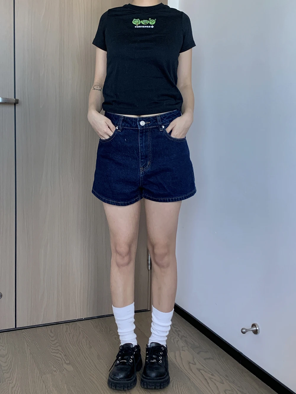 Oiiokk Classic Versatile Deep Blue Denim orts High Waist Slimming Retro A-Line Wide Leg Pants Summer Thin Model
Oiiokk Classic Versatile Deep Blue Denim orts High Waist Slimming Retro A-Line Wide Leg Pants Summer Thin Model