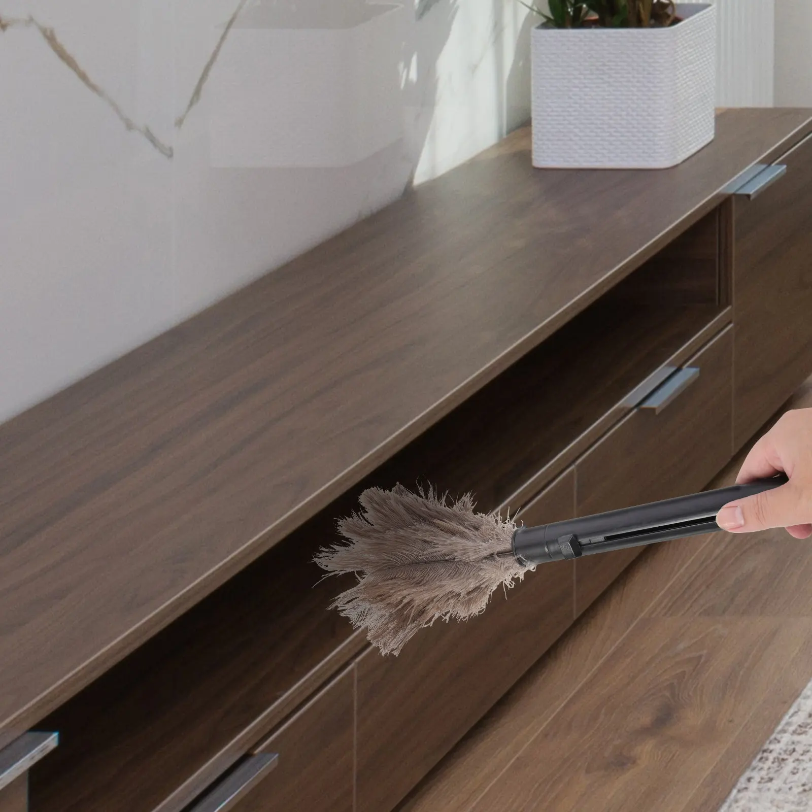 Антистатическая выдвижная метелка для уборки с перьями, инструмент для удаления пыли для дома, офиса, автомобиля, мебели
Антистатическая выдвижная метелка для уборки с перьями, инструмент для удаления пыли для дома, офиса, автомобиля, мебели