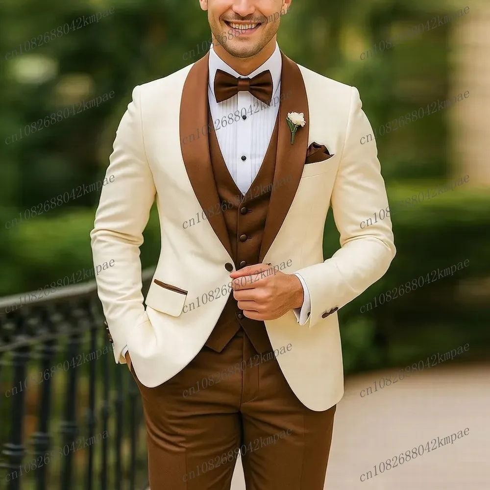 Новый белый и коричневый деловой мужской костюм для жениха, жениха, свадебной вечеринки, выпускного вечера, деловые мужские смокинги, комплект из трех предметов, пиджак, жилет, брюки
Новый белый и коричневый деловой мужской костюм для жениха, жениха, свадебной вечеринки, выпускного вечера, деловые мужские смокинги, комплект из трех предметов, пиджак, жилет, брюки