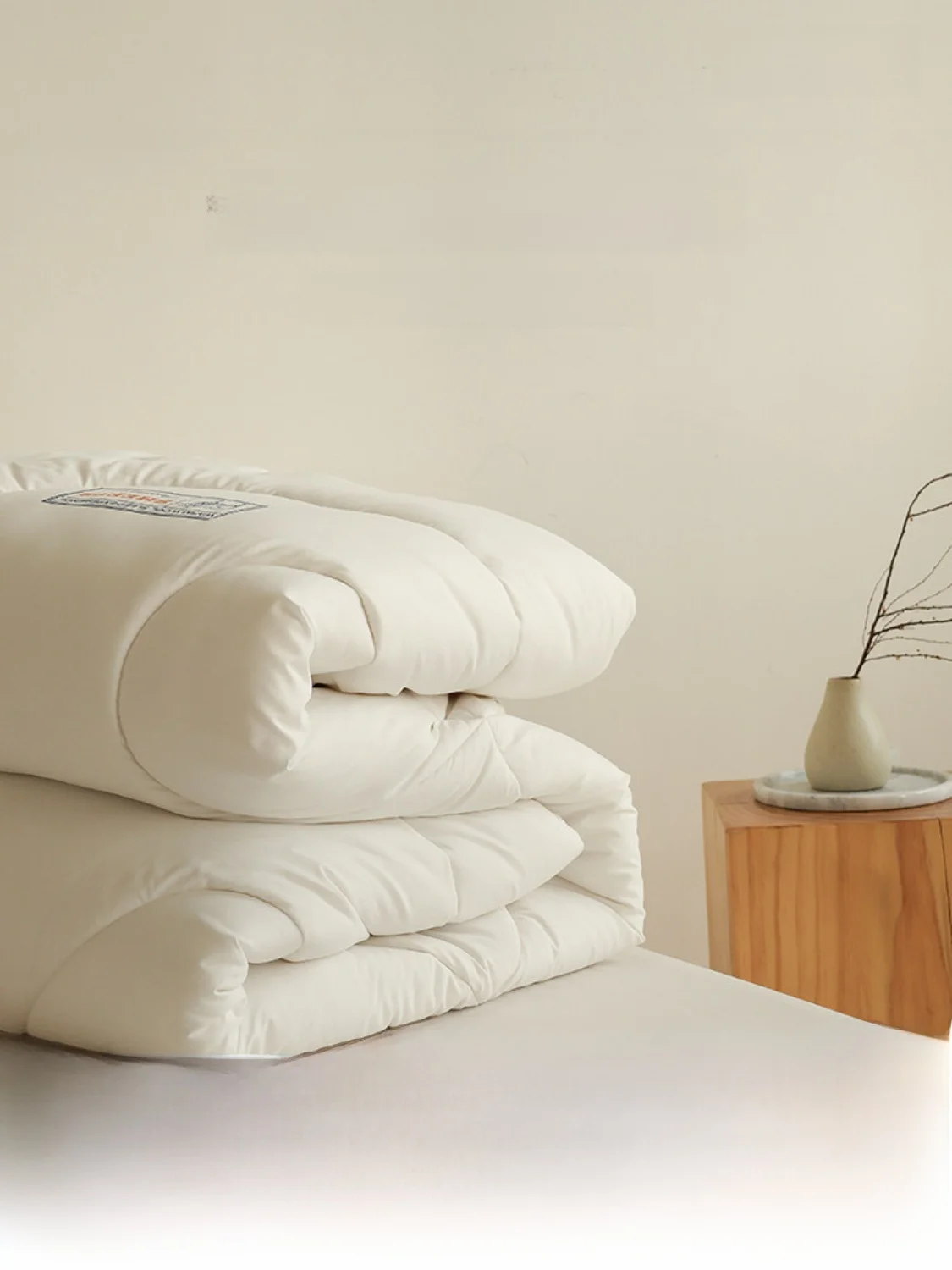 Thiened Inner Wear Australian Wool Dried Soybean Fiber Filling Quilt Four Seasons Universal Warm Moisture Absorbent Bedding
Thiened Inner Wear Australian Wool Dried Soybean Fiber Filling Quilt Four Seasons Universal Warm Moisture Absorbent Bedding