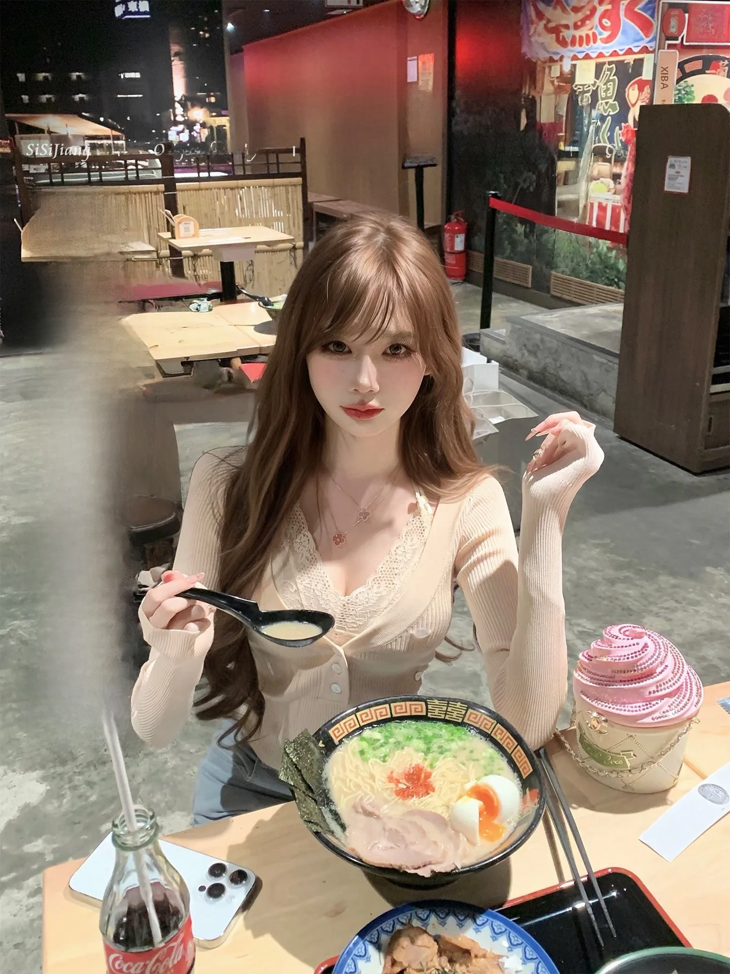 SISI JIANG Gentle Personali White Peach Fluffy V-ne Waist-cinching Slimming Vertical Stripe Knitted Embroidered Base irt
SISI JIANG Gentle Personali White Peach Fluffy V-ne Waist-cinching Slimming Vertical Stripe Knitted Embroidered Base irt