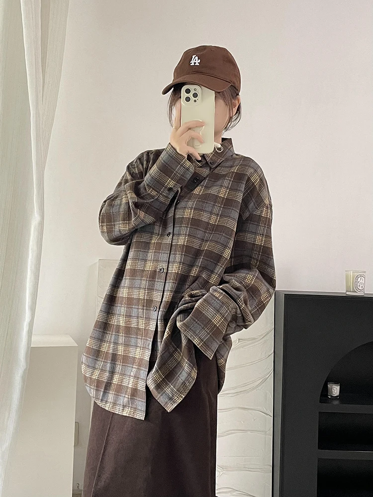 Soft Brued Plaid Midi irt Women's Loose Fit Vintage Sle Long Sve Collar Button down Cotton Outerwear Coat
Soft Brued Plaid Midi irt Women's Loose Fit Vintage Sle Long Sve Collar Button down Cotton Outerwear Coat