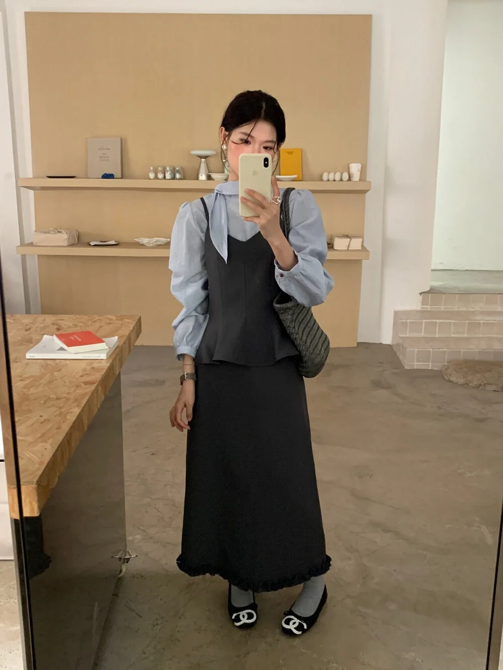 Корейский топ на бретелях с кружевной отделкой, прямая юбка-труба, женская осенняя коллекция Faion, длинный воротник-стойка 
Корейский топ на бретелях с кружевной отделкой, прямая юбка-труба, женская осенняя коллекция Faion, длинный воротник-стойка