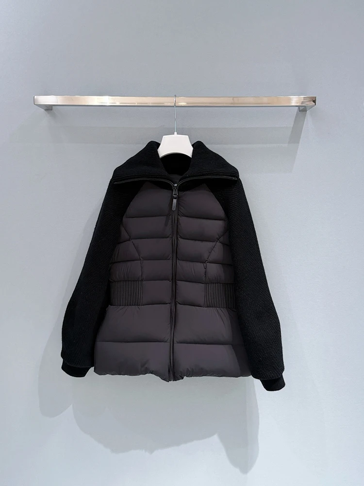 Новая осенне-зимняя женская куртка-пуховик Gao Ling с длинными рукавами, вязаными вставками, карманами и молнией, приталенного кроя, белого цвета.
Новая осенне-зимняя женская куртка-пуховик Gao Ling с длинными рукавами, вязаными вставками, карманами и молнией, приталенного кроя, белого цвета.