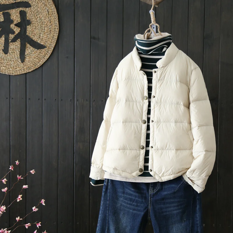 Light 2023 Autumn White Winter Women Ultra Duck Down Parkas Single Breasted Stand Collar Warm Female Short Coats Puffer Jackets
Light 2023 Autumn White Winter Women Ultra Duck Down Parkas Single Breasted Stand Collar Warm Female Short Coats Puffer Jackets