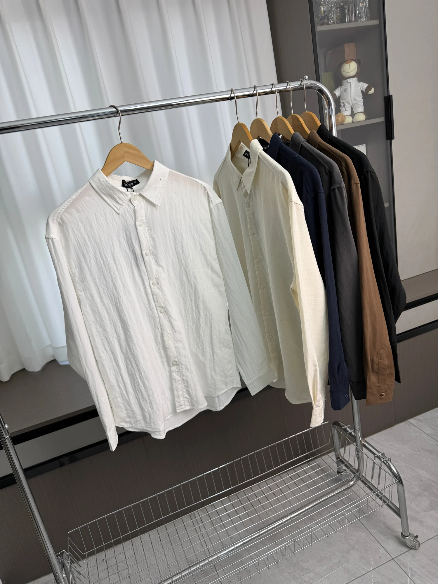 Men's Casual Long Sleeve Shirt Ice Silk Thin Style Breathable Loose Fit Spring Summer Fashion Wrinkles Texture Comfortable Linen
Men's Casual Long Sleeve Shirt Ice Silk Thin Style Breathable Loose Fit Spring Summer Fashion Wrinkles Texture Comfortable Linen
