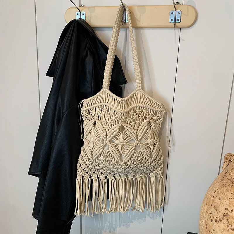 Bohemian cotton rope hand woven bag Large capacity leisure travel shoulder bag
Bohemian cotton rope hand woven bag Large capacity leisure travel shoulder bag