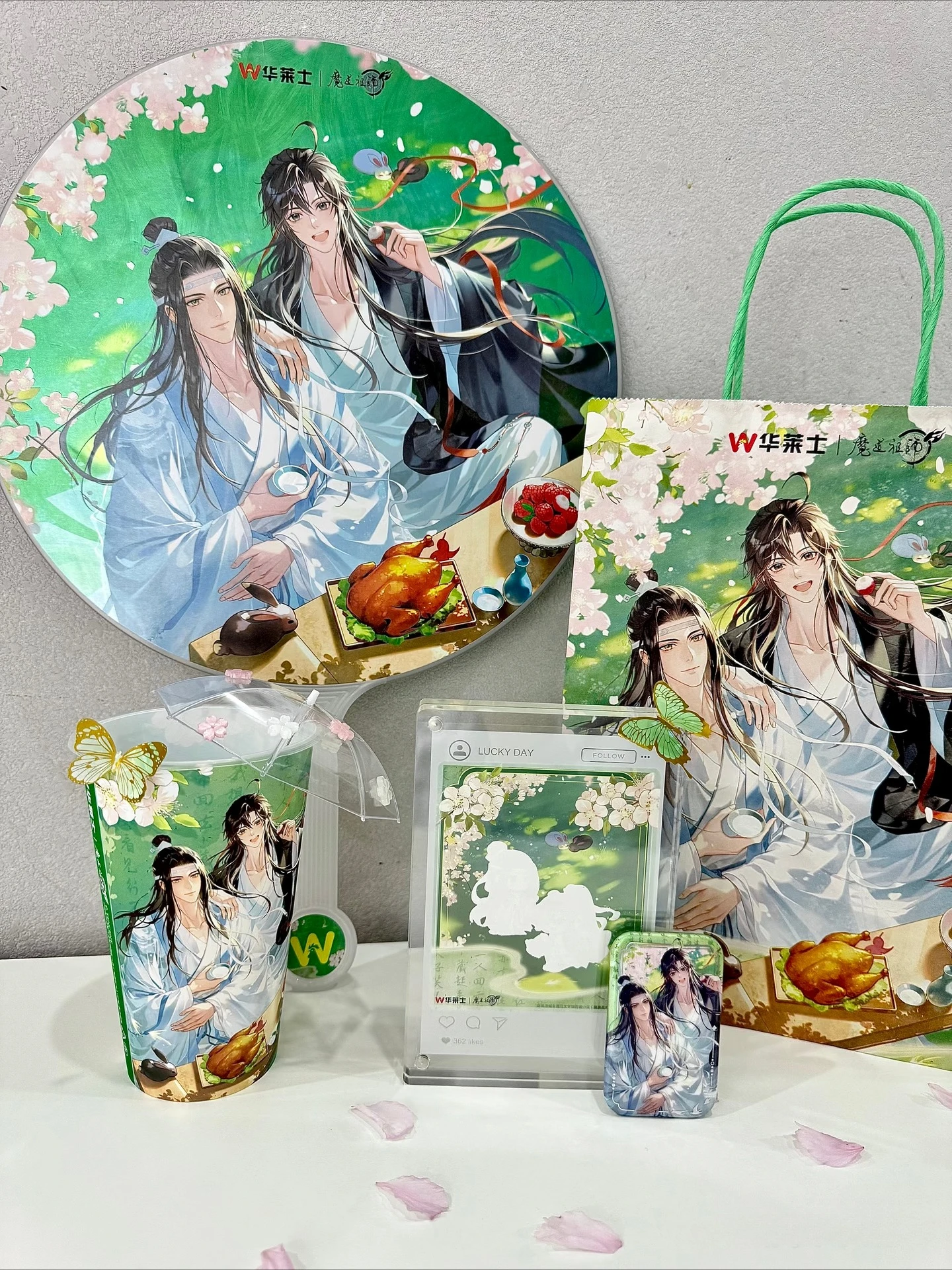 2026 New Official Grandmaster of Demonic Cultivation X Wallace Wei Wuxian Lan Wangji Flowing Acrylic Sand Badge Cup Paper Bag
2026 New Official Grandmaster of Demonic Cultivation X Wallace Wei Wuxian Lan Wangji Flowing Acrylic Sand Badge Cup Paper Bag