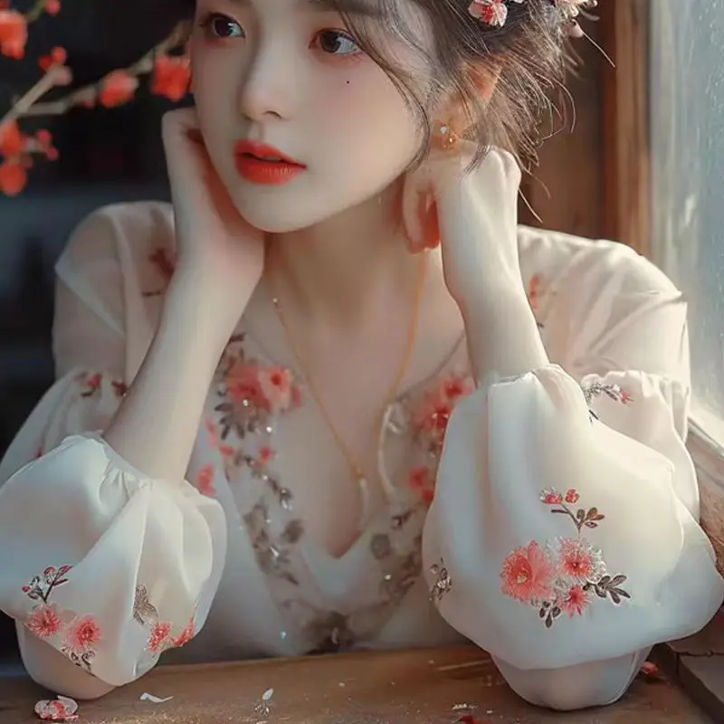 New Chinese-style French Floral Shirt for Women Spring New Fashion Exquisite Embroidered Top
New Chinese-style French Floral Shirt for Women Spring New Fashion Exquisite Embroidered Top