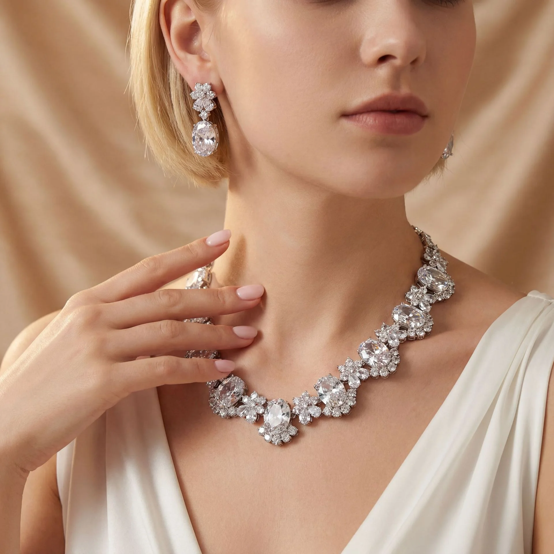 Vintage Stylish European Zircon Jewelry Set Exquisite Elegant Bridal Necklace Earrings Two Piece Accessories
Vintage Stylish European Zircon Jewelry Set Exquisite Elegant Bridal Necklace Earrings Two Piece Accessories
