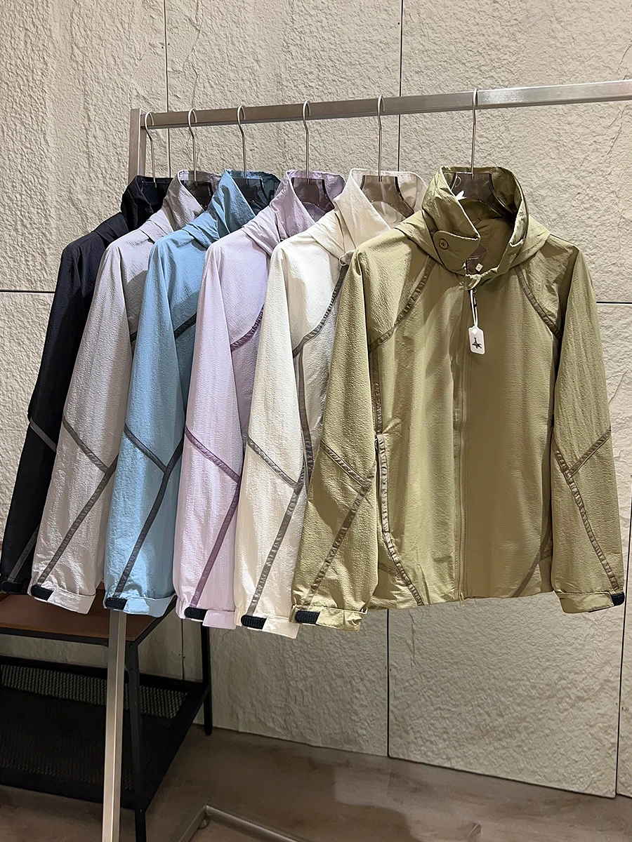 Outdoor Climbing Jacket Hooded Zipper Closure Men's Casual Loose Fit Color Block Polyester Fiber Standard Style Autumn Wear
Outdoor Climbing Jacket Hooded Zipper Closure Men's Casual Loose Fit Color Block Polyester Fiber Standard Style Autumn Wear