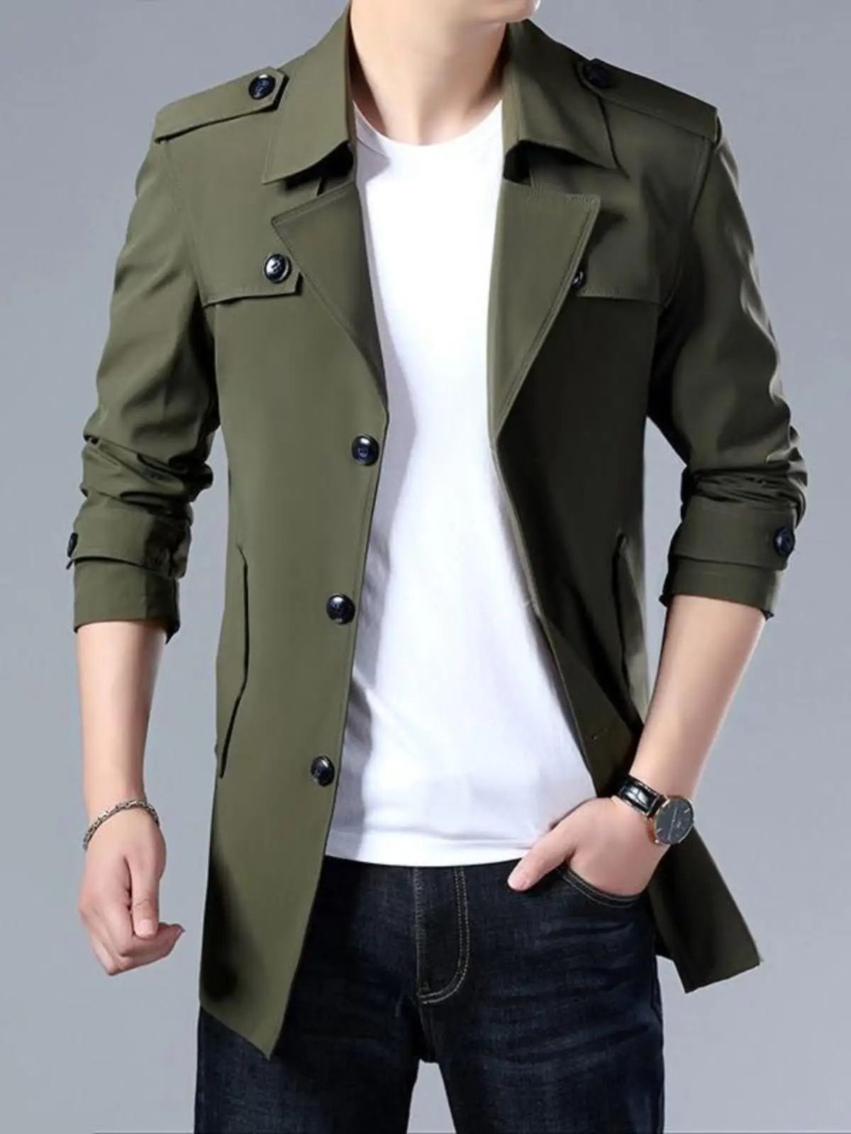 Мужская модная куртка-ветровка 2024 года, весна-осень, новая модель в корейском стиле, приталенная, молодежная, трендовая, средней длины
Мужская модная куртка-ветровка 2024 года, весна-осень, новая модель в корейском стиле, приталенная, молодежная, трендовая, средней длины