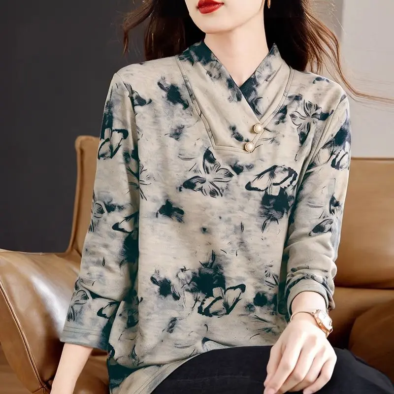 Printed German Velvet Women Spring Autumn New Stitched V-neck Button Fashion Loose Minimalist Casual Elegant Long Sleeve Top
Printed German Velvet Women Spring Autumn New Stitched V-neck Button Fashion Loose Minimalist Casual Elegant Long Sleeve Top