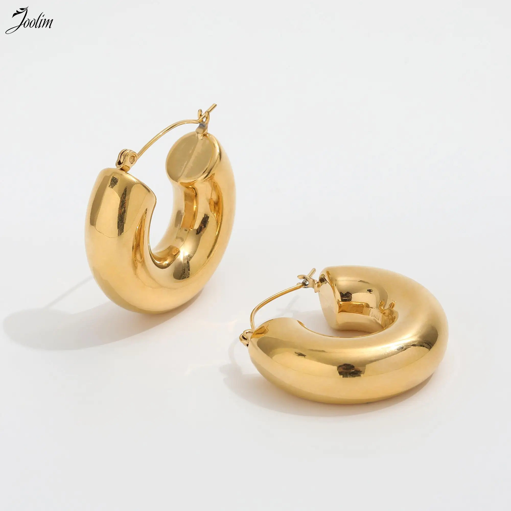 Joolim Jewelry High End Pvd Wholesale Tarnish Free Smooth Chunky Simple Letter U Hoop Stainless Steel Earring for Women
Joolim Jewelry High End Pvd Wholesale Tarnish Free Smooth Chunky Simple Letter U Hoop Stainless Steel Earring for Women
