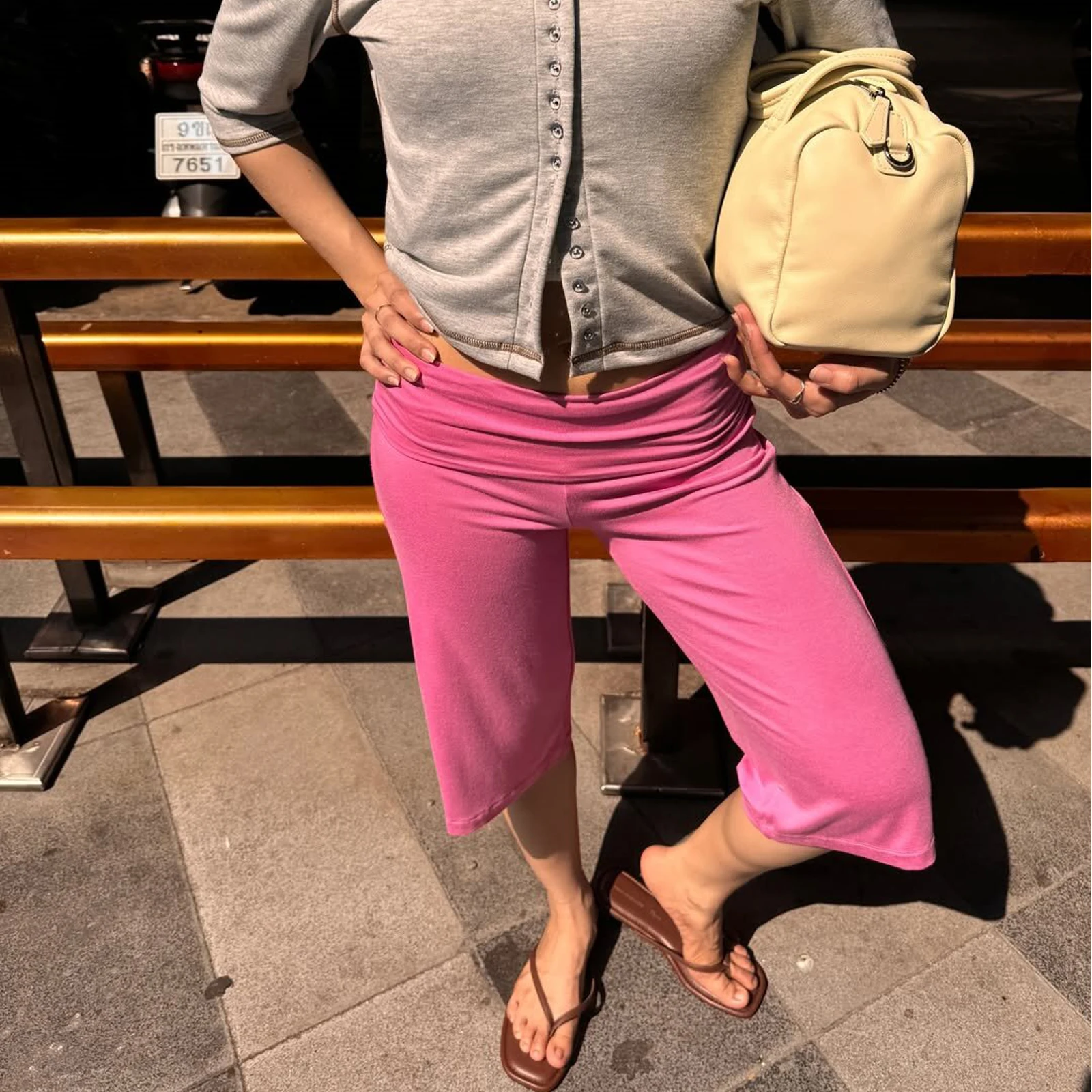 Womens Fold Over Capri Pants Y2K Low Rise Wide Leg Cropped Pants Low Waist Loose Fit Stretchy Pants Casual Y2K Summer Clothes
Womens Fold Over Capri Pants Y2K Low Rise Wide Leg Cropped Pants Low Waist Loose Fit Stretchy Pants Casual Y2K Summer Clothes