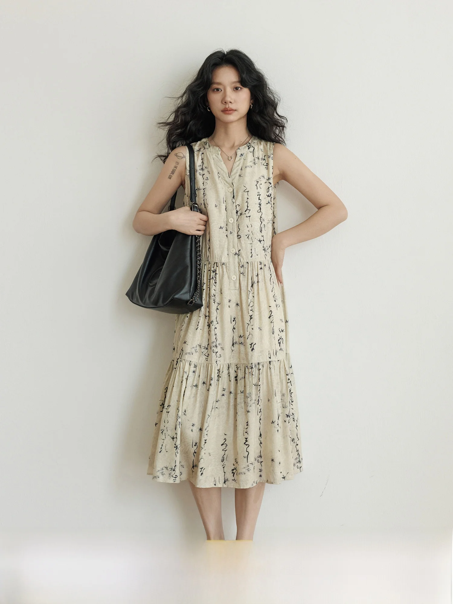 Summer V-Neck Sleeveless Print Retro Vest Dress Women's 2026 New Lazy Vacation Casual Long Dress A-Line Skirt Single Piece
Summer V-Neck Sleeveless Print Retro Vest Dress Women's 2026 New Lazy Vacation Casual Long Dress A-Line Skirt Single Piece