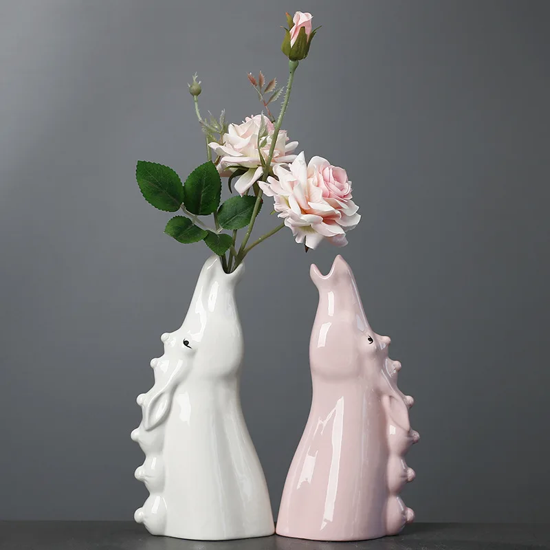 Modern Minimalist White Porcelain Horse-Shaped Tabletop Vase Creative Ornament Fresh/Dried Gypsophila Flowers for Living Room
Modern Minimalist White Porcelain Horse-Shaped Tabletop Vase Creative Ornament Fresh/Dried Gypsophila Flowers for Living Room