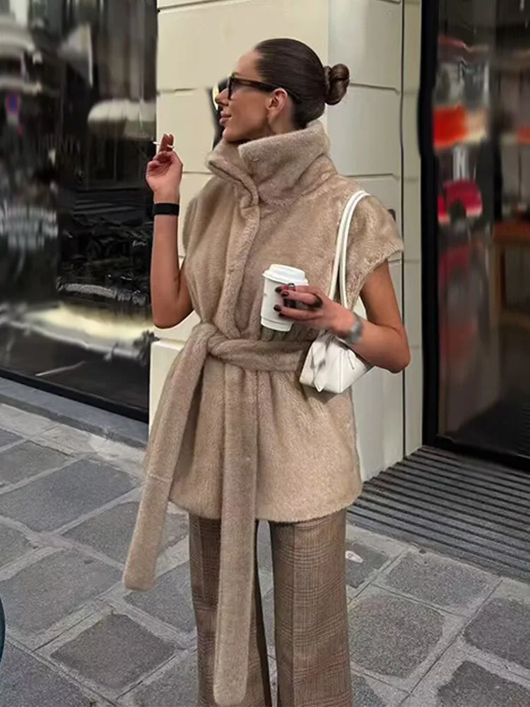 HH Female Casual Loose Waistcoats High Waist Turtleneck Sleeveless Belt Decoration Single Breasted Women Spring Fashion Vests
HH Female Casual Loose Waistcoats High Waist Turtleneck Sleeveless Belt Decoration Single Breasted Women Spring Fashion Vests