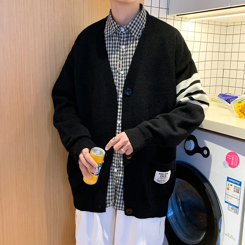 Мужской свободный кардиган-свитер в стиле BF, осенняя новинка, модный вязаный топ с длинным рукавом и V-образным вырезом, повседневный, художественный дизайн
Мужской свободный кардиган-свитер в стиле BF, осенняя новинка, модный вязаный топ с длинным рукавом и V-образным вырезом, повседневный, художественный дизайн