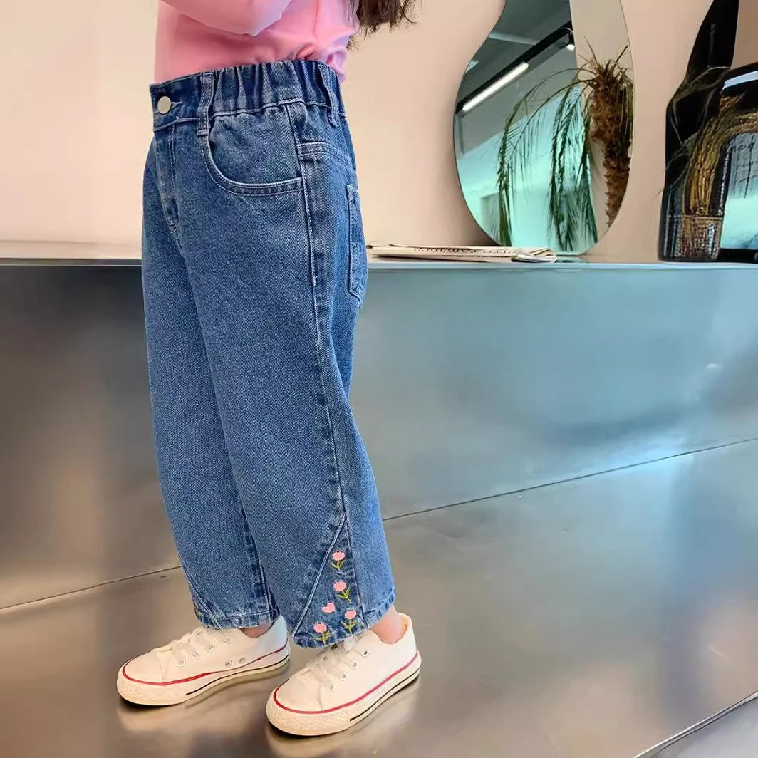 Girls Jeans 2025 Spring and Autumn Edition New Korean Style Embroidered Cowboy Pants Fashion Daily Wear
Girls Jeans 2025 Spring and Autumn Edition New Korean Style Embroidered Cowboy Pants Fashion Daily Wear