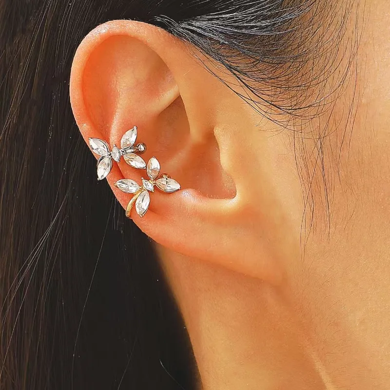 Compact and cute zircon inlaid butterfly ear buckle, elegant mosquito repellent plate earrings
Compact and cute zircon inlaid butterfly ear buckle, elegant mosquito repellent plate earrings