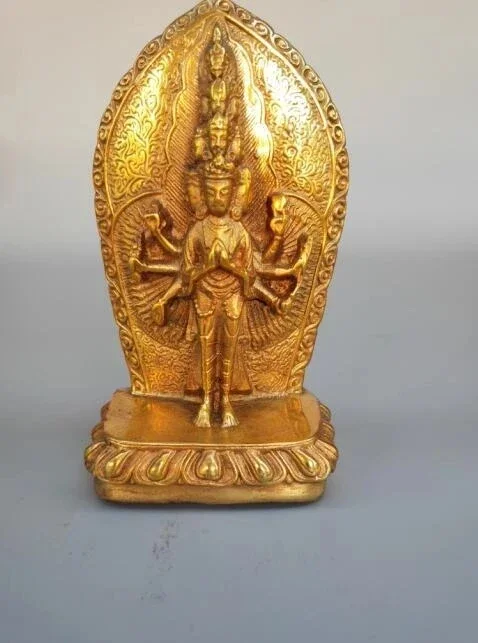 Chinese pure brass thousand hand guanyin Small Buddha statue
Chinese pure brass thousand hand guanyin Small Buddha statue