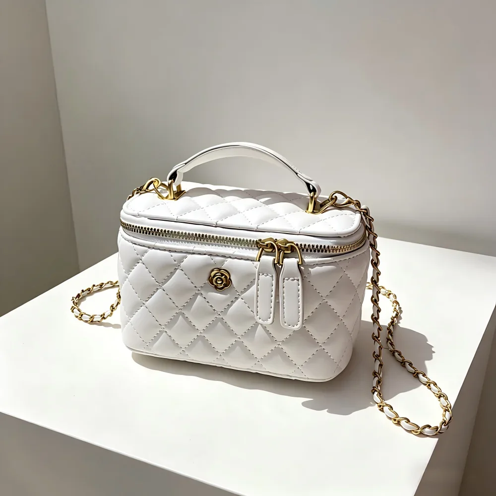 2026 New Mini Shoulder Bag Camellia Lingeries Chain Box Small Bag for Women Shoulder Bag Crossbody Bag Crossbody Bags for Women
2026 New Mini Shoulder Bag Camellia Lingeries Chain Box Small Bag for Women Shoulder Bag Crossbody Bag Crossbody Bags for Women