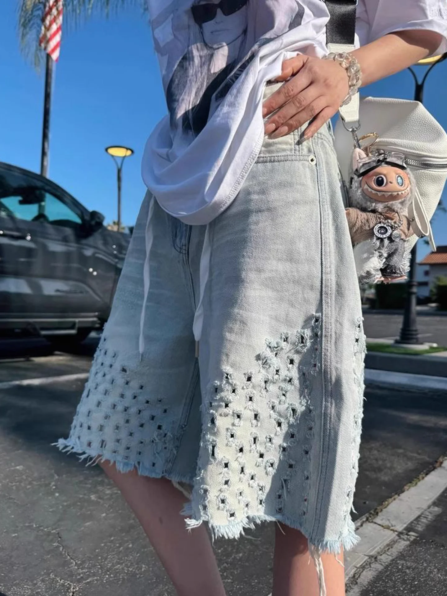 Retro Hole Five-Point Denim Shorts Women's Summer New High Street Design Straight Loose Slim Wide Leg Mid-Pants American Style
Retro Hole Five-Point Denim Shorts Women's Summer New High Street Design Straight Loose Slim Wide Leg Mid-Pants American Style