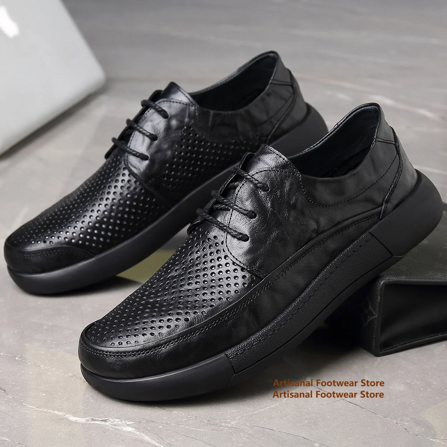 Men's Black Leather Hollow Sandals Summer Breathable Soft Soles Casual Leather Shoes Trendy Wide Toe Leather Men's Shoes
Men's Black Leather Hollow Sandals Summer Breathable Soft Soles Casual Leather Shoes Trendy Wide Toe Leather Men's Shoes