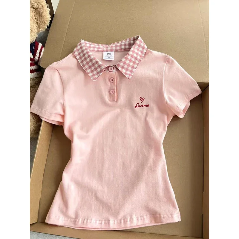 Korean Sweet Polo Tops Women 2025 Summer Pink Gingham Collar Short Sleeve Shirt Female Love Embroidery Preppy Cute Girl T-Shirts
Korean Sweet Polo Tops Women 2025 Summer Pink Gingham Collar Short Sleeve Shirt Female Love Embroidery Preppy Cute Girl T-Shirts