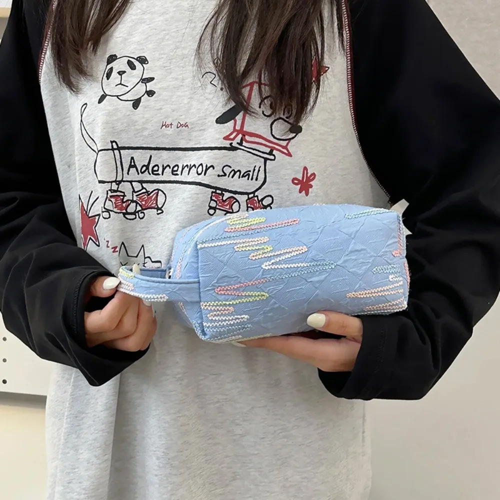 Portable Large Capacity Pen Bag Breathable Multi-function Stationery Bag Travel Handbag Student
Portable Large Capacity Pen Bag Breathable Multi-function Stationery Bag Travel Handbag Student