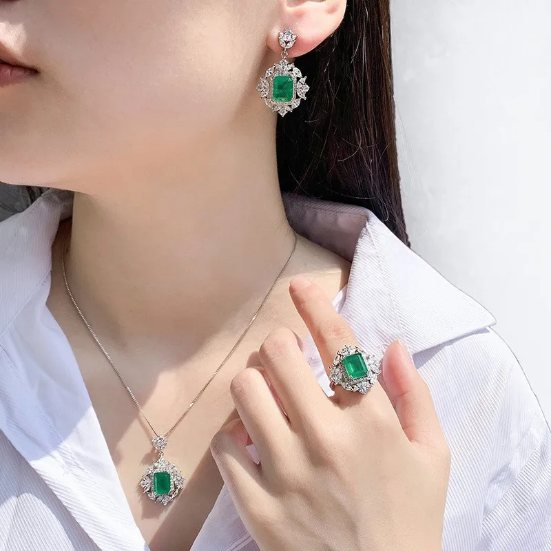 Jewelry emerald colored treasure retro earrings ring pendant gift cultured gemstone three-piece set 10*14 women's jewelry
Jewelry emerald colored treasure retro earrings ring pendant gift cultured gemstone three-piece set 10*14 women's jewelry