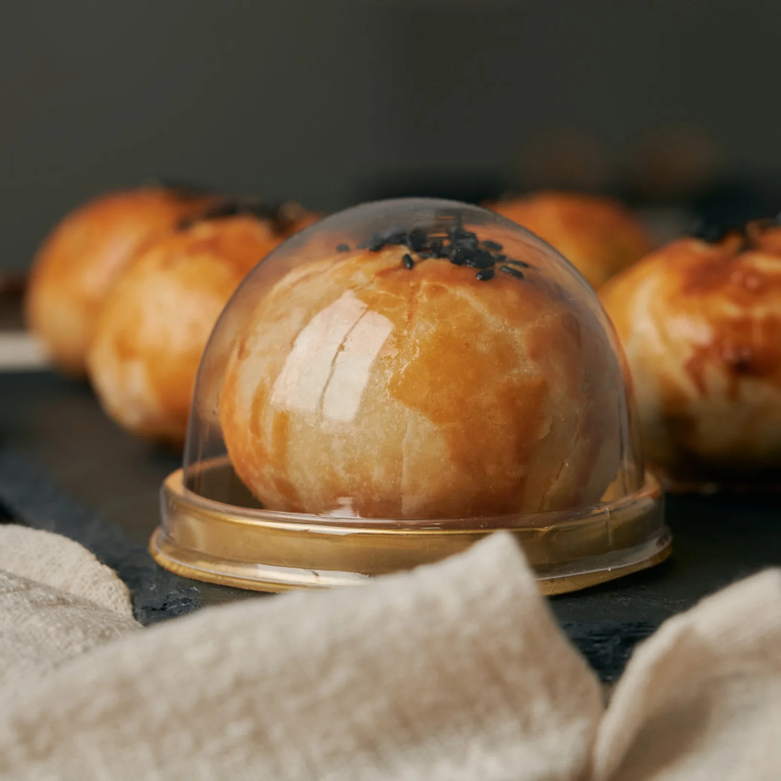 Dome Egg Yolk Crisp Packaging Box Packing Boxes Moon Cake Containers Single Golden The Pet Mother
Dome Egg Yolk Crisp Packaging Box Packing Boxes Moon Cake Containers Single Golden The Pet Mother