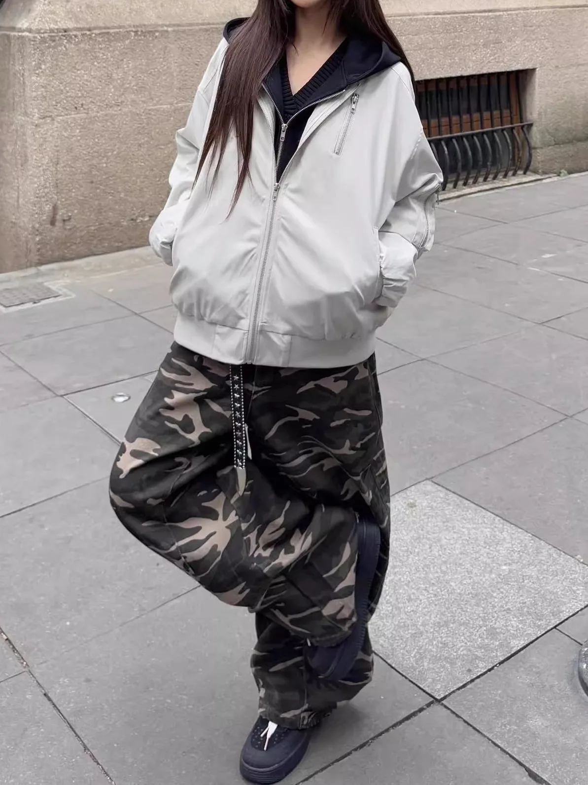 Американский оригинальный дизайн: женская куртка-худи весна, свободный крой, универсальная, длинная, модная, из полиэфирного волокна, в стиле INS
Американский оригинальный дизайн: женская куртка-худи весна, свободный крой, универсальная, длинная, модная, из полиэфирного волокна, в стиле INS