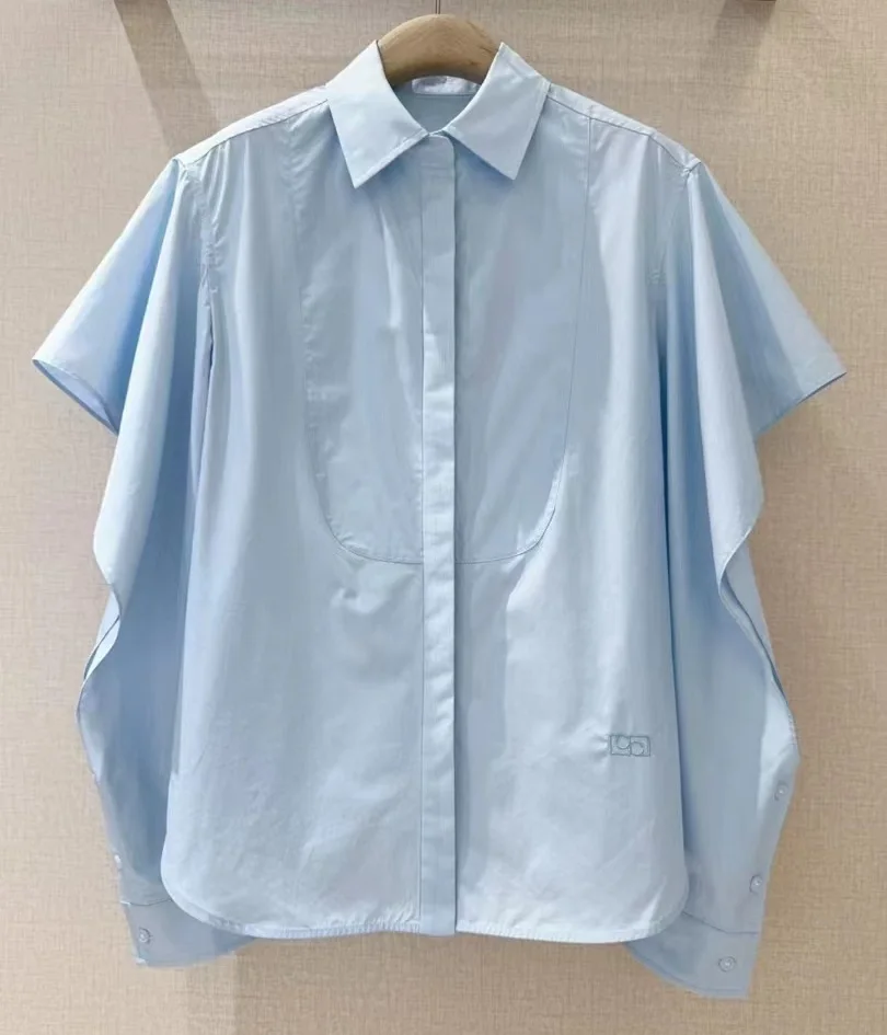 Tops Fashion Designer Blouse Shirt 2025 Spring Summer Lady Turn-down Collar Lurex Embroidery Hollow Out Sleeve Blue White Shirts
Tops Fashion Designer Blouse Shirt 2025 Spring Summer Lady Turn-down Collar Lurex Embroidery Hollow Out Sleeve Blue White Shirts