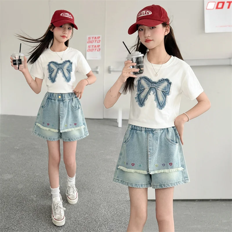 Summer New Arrival Girls Fashion Bow T-Shirt & Heart Denim Shorts 2pcs Sets Casual Loose Two Piece Outfits For Teenage Kids Wear
Summer New Arrival Girls Fashion Bow T-Shirt & Heart Denim Shorts 2pcs Sets Casual Loose Two Piece Outfits For Teenage Kids Wear