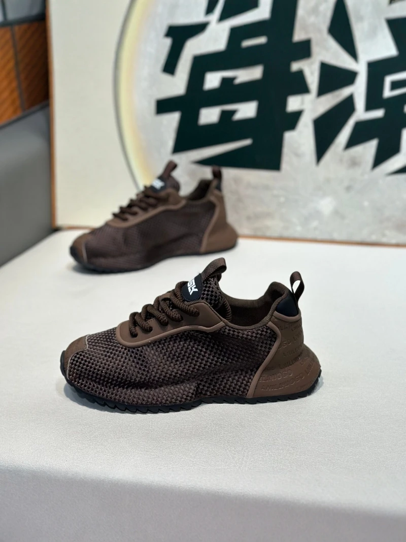 Men's Summer Anti-Slip Breathable Mesh Casual Sports Shoes Outdoor Running Thick Bottom Heightening Dad Shoes Comfortable
Men's Summer Anti-Slip Breathable Mesh Casual Sports Shoes Outdoor Running Thick Bottom Heightening Dad Shoes Comfortable