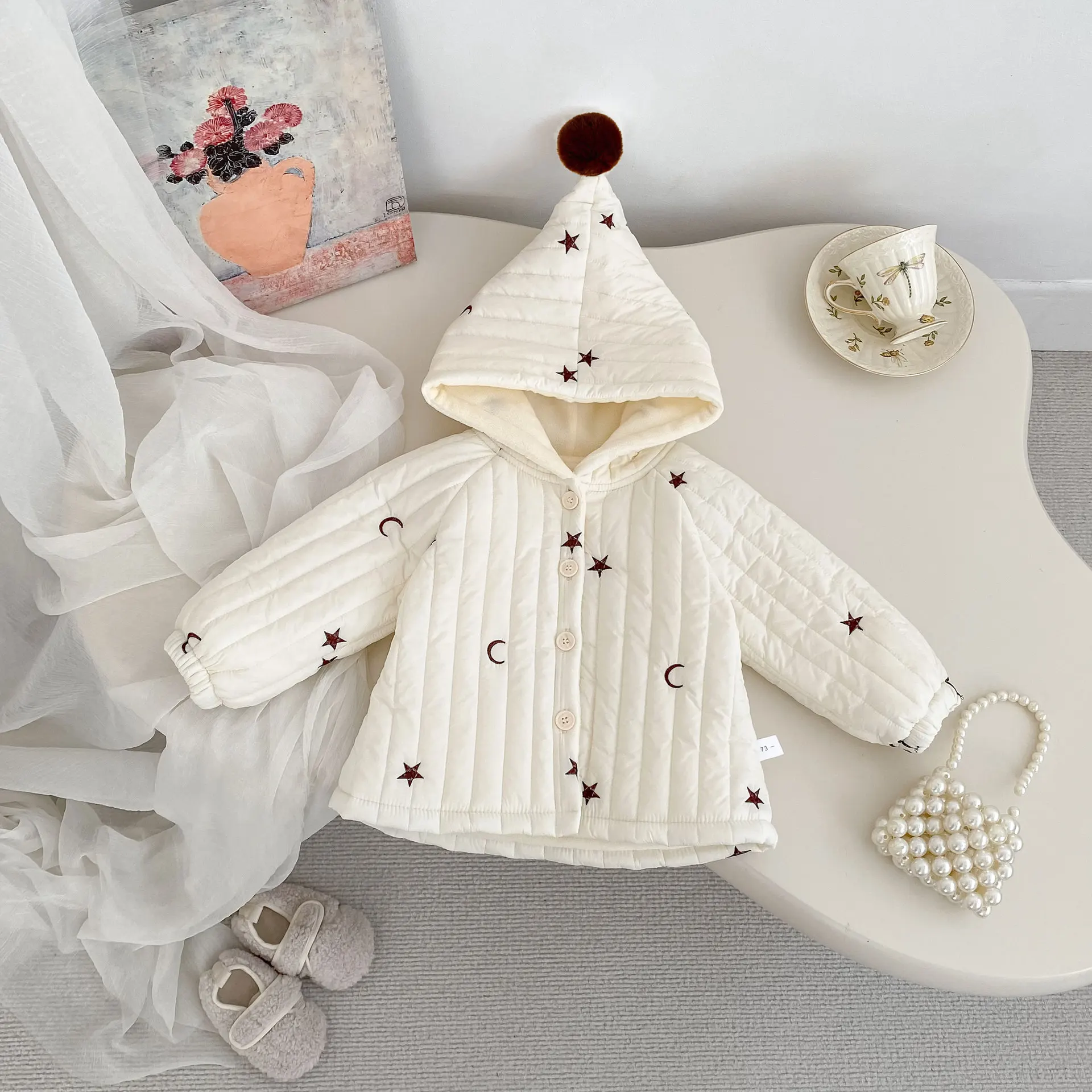 2025 Winter New Baby Cotton Padded Jacket Infant Girls Cute Embroidery Hooded Coat Plus Velvet Thick Toddler Boys Warm Cardigan
2025 Winter New Baby Cotton Padded Jacket Infant Girls Cute Embroidery Hooded Coat Plus Velvet Thick Toddler Boys Warm Cardigan
