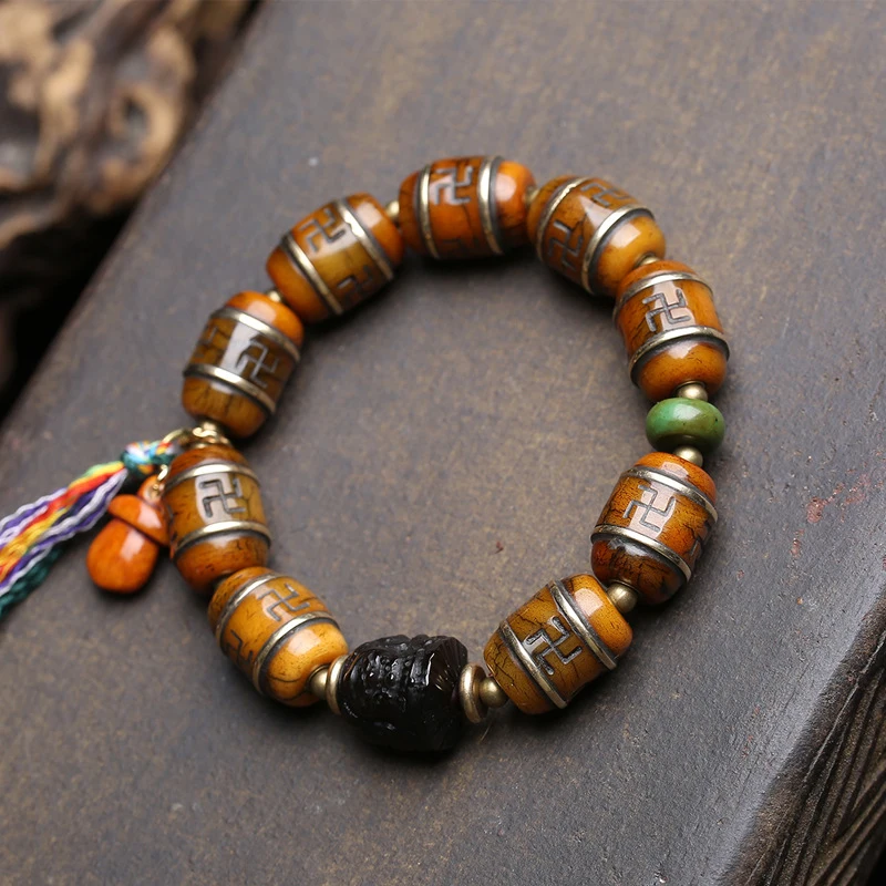 Vintage Yak Bone Bracelet Beads, Single-Row, Inlaid Old Copper And Agate, With Three-Faced Buddha Pendant
Vintage Yak Bone Bracelet Beads, Single-Row, Inlaid Old Copper And Agate, With Three-Faced Buddha Pendant