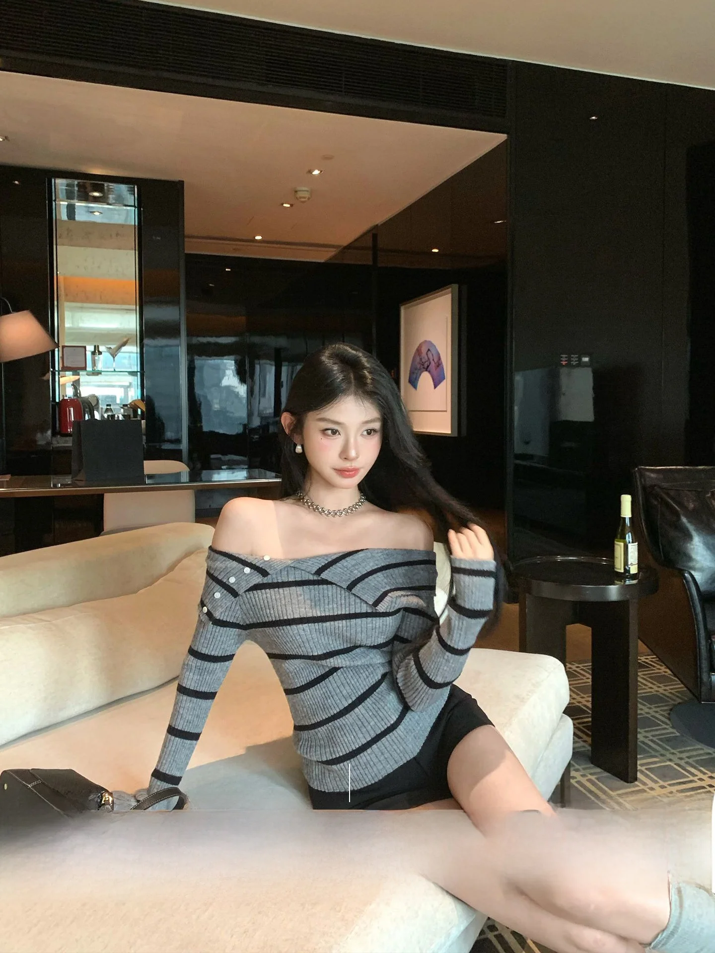 Soft Knitted One-Shoulder Long Sleeve Women's Top Casual Spring Design Sensation Shoulder Slim Fit Fashionable Tee
Soft Knitted One-Shoulder Long Sleeve Women's Top Casual Spring Design Sensation Shoulder Slim Fit Fashionable Tee