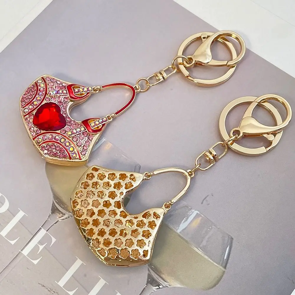 Delicate Sparkle Bag Shaped Keychain Creative Elegant Love Bag Pendant Metal Backpack Decor Car Key Accessories Girl
Delicate Sparkle Bag Shaped Keychain Creative Elegant Love Bag Pendant Metal Backpack Decor Car Key Accessories Girl