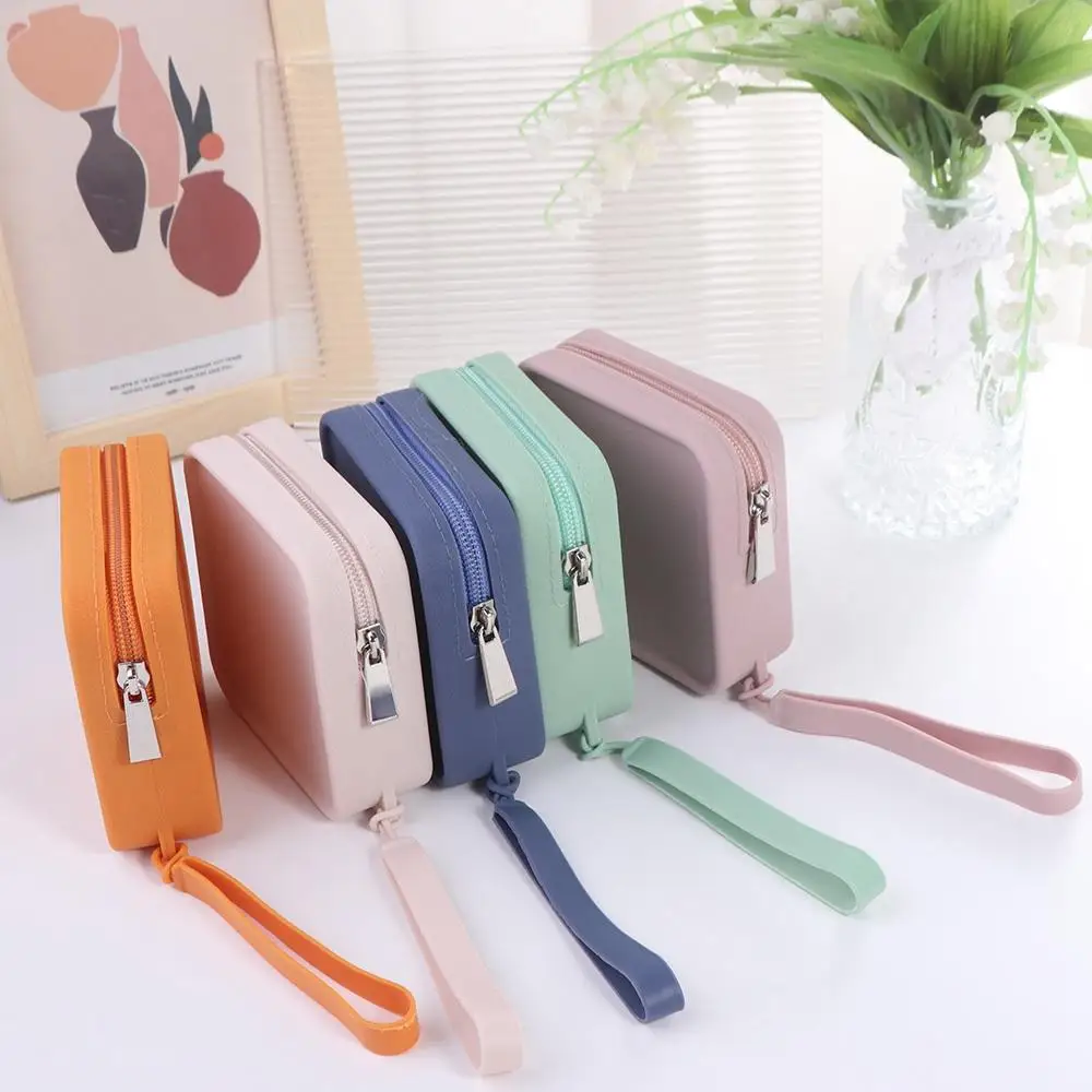 Solid Color Silicone Square Coin Purse INS Waterproof Small Item Bag Data Cable Storage Bag Portable Outdoor
Solid Color Silicone Square Coin Purse INS Waterproof Small Item Bag Data Cable Storage Bag Portable Outdoor