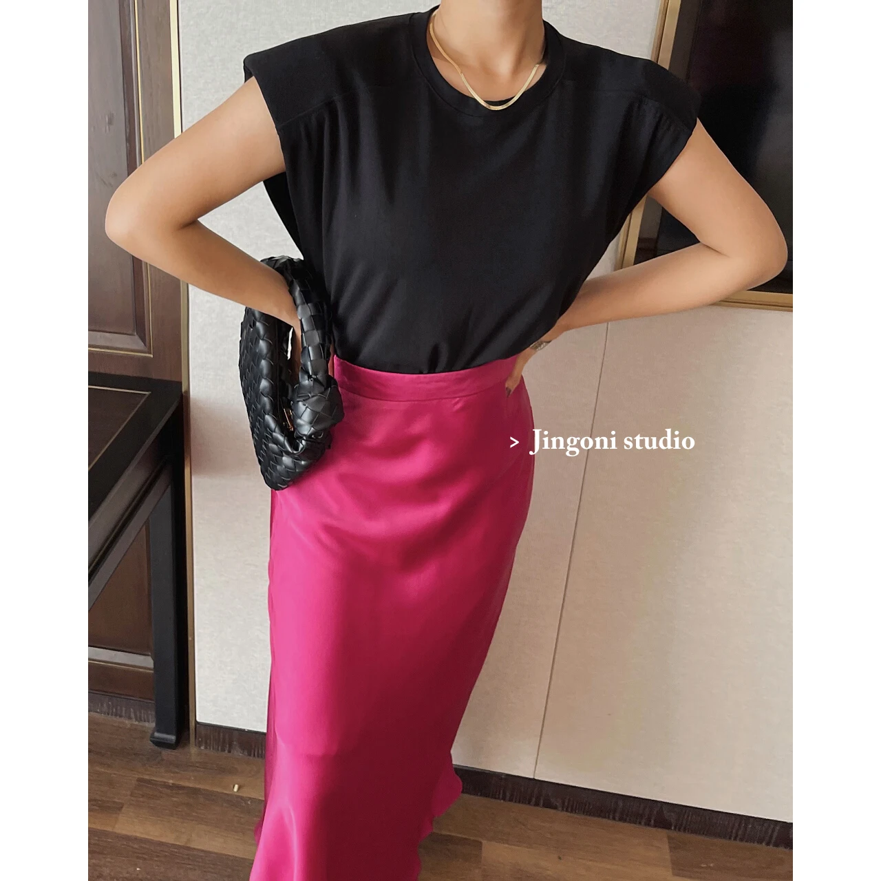 Y2k Tops Women 2023 T-shirt Tees Summer Elegant Vintage Streetwears Chic Oversized Crop Short Sleeve Korean Style New
Y2k Tops Women 2023 T-shirt Tees Summer Elegant Vintage Streetwears Chic Oversized Crop Short Sleeve Korean Style New