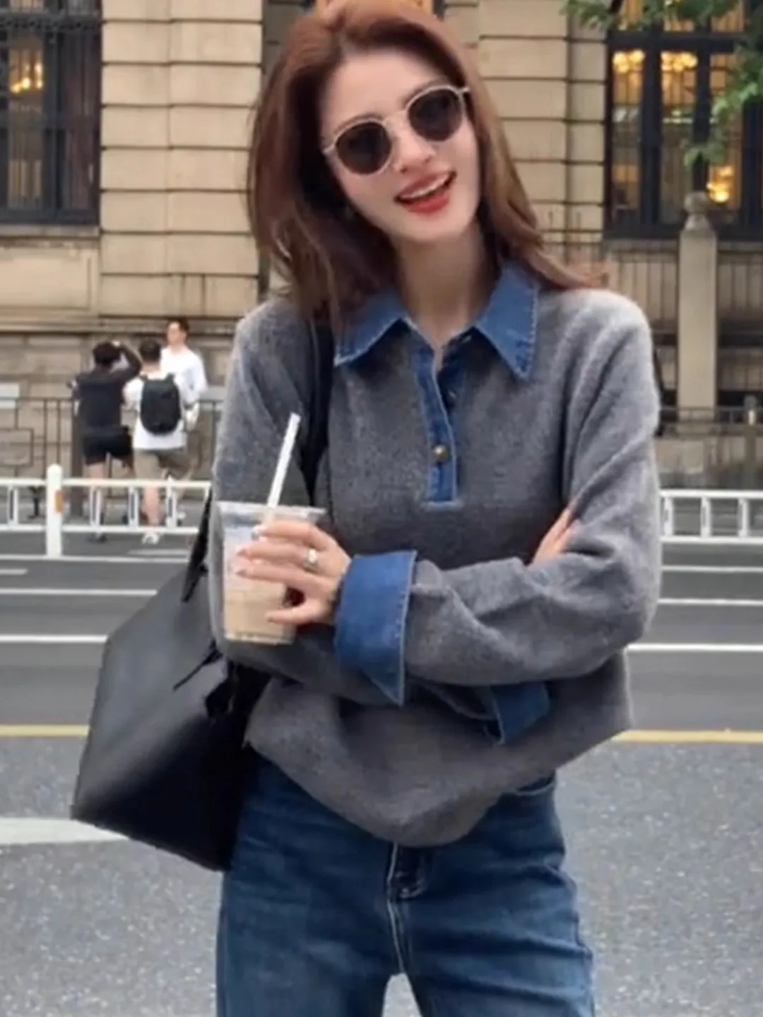 Уникальный вязаный свитер для глаз, женский осенне-зимний новый повседневный свободный воротник в стиле пэчворк Agel, высококачественный свитер для поездок на работу
Уникальный вязаный свитер для глаз, женский осенне-зимний новый повседневный свободный воротник в стиле пэчворк Agel, высококачественный свитер для поездок на работу