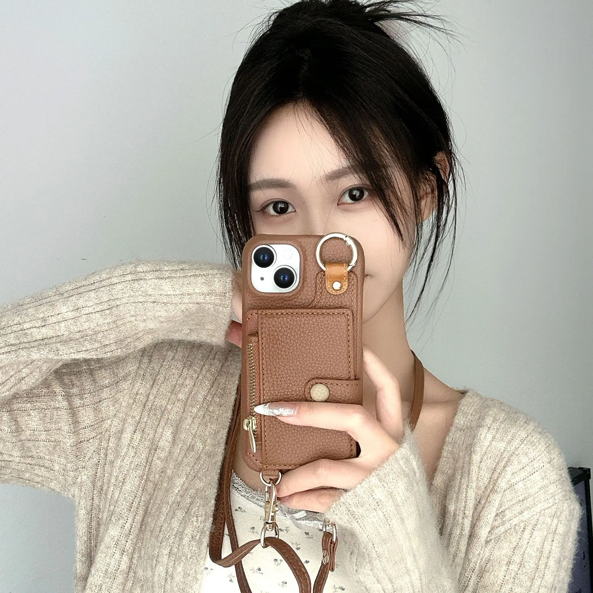 Чехол для телефона с длинной веревкой через плечо для IPhone 16 Pro Max 16e 15 Plus 14 13 Mini 12 11 Xs Xr 7 8 слот для карт с зеркальным кольцом, кожаный чехол
Чехол для телефона с длинной веревкой через плечо для IPhone 16 Pro Max 16e 15 Plus 14 13 Mini 12 11 Xs Xr 7 8 слот для карт с зеркальным кольцом, кожаный чехол