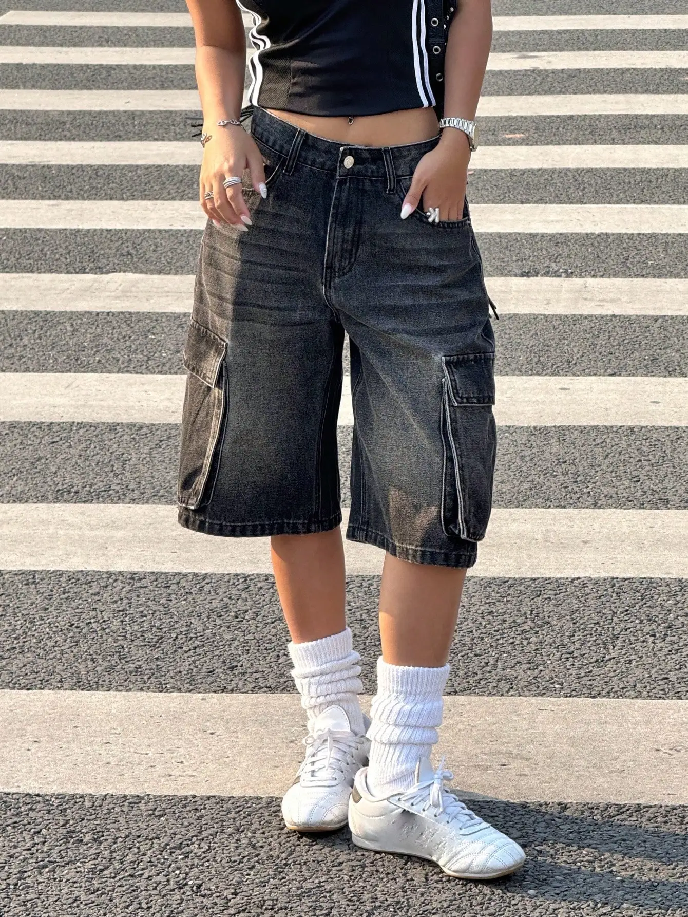 American retro workwear denim shorts women's summer new style loose side three-dimensional large pocket casual five quarter pant
American retro workwear denim shorts women's summer new style loose side three-dimensional large pocket casual five quarter pant