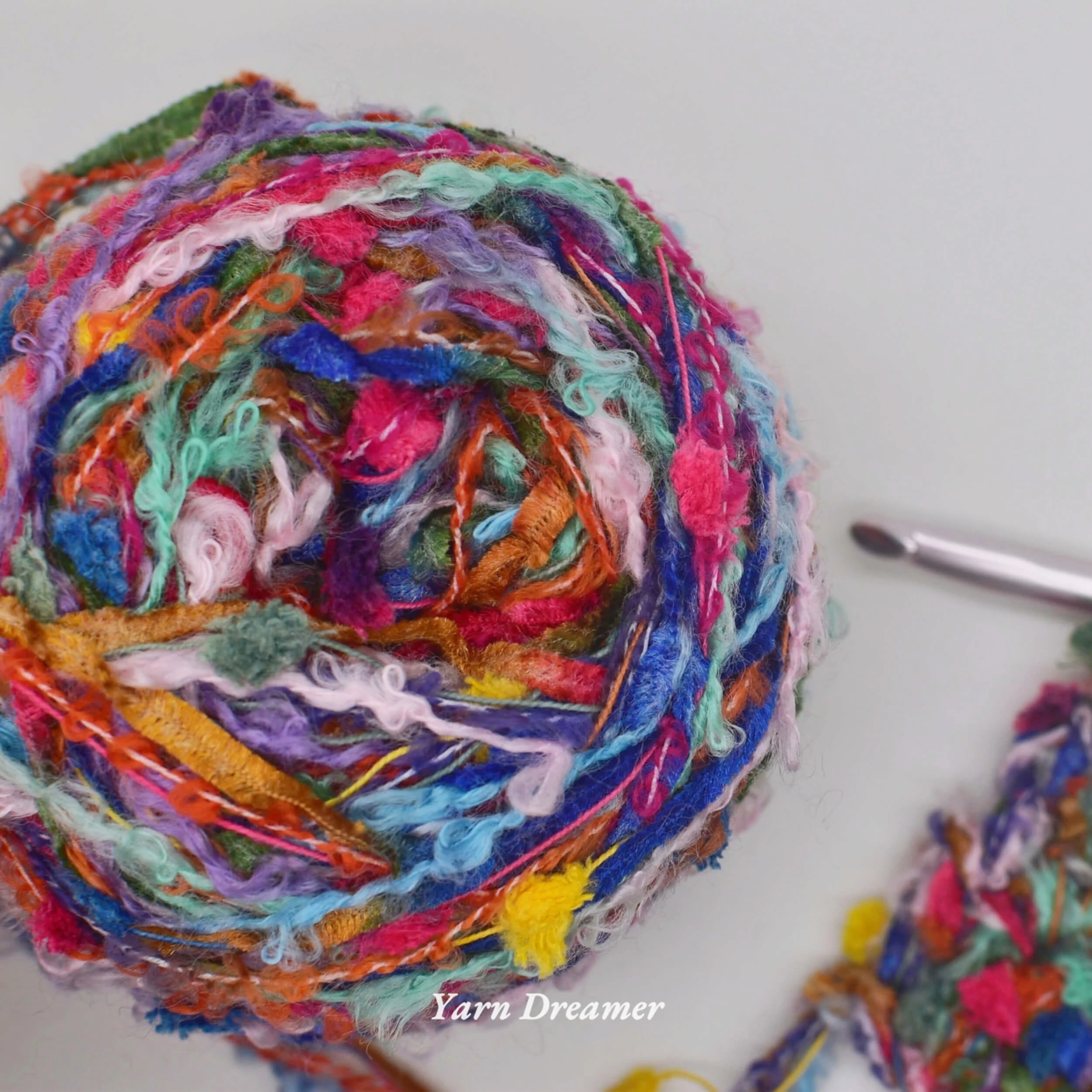 Colorful Fluffy Yarn for Crochet Yarn Art Multicolored Thick Velvet Yarn 100g Gradient Rainbow Knitting Yarns Puffy Wool Yarnie
Colorful Fluffy Yarn for Crochet Yarn Art Multicolored Thick Velvet Yarn 100g Gradient Rainbow Knitting Yarns Puffy Wool Yarnie